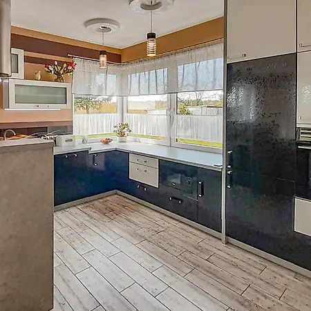 Дом отдыха Awesome In With View *